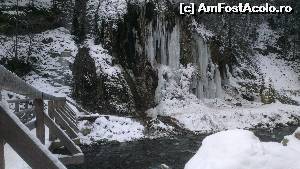 [P04] Cascada La Chisataore - iarna » foto by ked
 - 
<span class="allrVoted glyphicon glyphicon-heart hidden" id="av524998"></span>
<a class="m-l-10 hidden" id="sv524998" onclick="voting_Foto_DelVot(,524998,23210)" role="button">șterge vot <span class="glyphicon glyphicon-remove"></span></a>
<a id="v9524998" class=" c-red"  onclick="voting_Foto_SetVot(524998)" role="button"><span class="glyphicon glyphicon-heart-empty"></span> <b>LIKE</b> = Votează poza</a> <img class="hidden"  id="f524998W9" src="/imagini/loader.gif" border="0" /><span class="AjErrMes hidden" id="e524998ErM"></span>