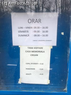 [P24] Dictionar explicativ.  » foto by RossoNerro
 - 
<span class="allrVoted glyphicon glyphicon-heart hidden" id="av928645"></span>
<a class="m-l-10 hidden" id="sv928645" onclick="voting_Foto_DelVot(,928645,23213)" role="button">șterge vot <span class="glyphicon glyphicon-remove"></span></a>
<a id="v9928645" class=" c-red"  onclick="voting_Foto_SetVot(928645)" role="button"><span class="glyphicon glyphicon-heart-empty"></span> <b>LIKE</b> = Votează poza</a> <img class="hidden"  id="f928645W9" src="/imagini/loader.gif" border="0" /><span class="AjErrMes hidden" id="e928645ErM"></span>