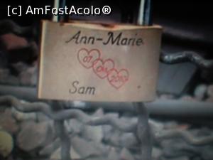[P16] Unul din miile de lacăte, prinsze de îndrăgostiți, pe grilajul podului. » foto by Mihai18*
 - 
<span class="allrVoted glyphicon glyphicon-heart hidden" id="av852957"></span>
<a class="m-l-10 hidden" id="sv852957" onclick="voting_Foto_DelVot(,852957,23236)" role="button">șterge vot <span class="glyphicon glyphicon-remove"></span></a>
<a id="v9852957" class=" c-red"  onclick="voting_Foto_SetVot(852957)" role="button"><span class="glyphicon glyphicon-heart-empty"></span> <b>LIKE</b> = Votează poza</a> <img class="hidden"  id="f852957W9" src="/imagini/loader.gif" border="0" /><span class="AjErrMes hidden" id="e852957ErM"></span>