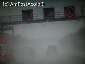 [P28] Condiții de trafic f. greu, pe o ploaie torfențială, pe autostrada spre Koln, viteza impusă de ritmul circulației fiind de 110 km. /oră » foto by Mihai18*
 - 
<span class="allrVoted glyphicon glyphicon-heart hidden" id="av852988"></span>
<a class="m-l-10 hidden" id="sv852988" onclick="voting_Foto_DelVot(,852988,23236)" role="button">șterge vot <span class="glyphicon glyphicon-remove"></span></a>
<a id="v9852988" class=" c-red"  onclick="voting_Foto_SetVot(852988)" role="button"><span class="glyphicon glyphicon-heart-empty"></span> <b>LIKE</b> = Votează poza</a> <img class="hidden"  id="f852988W9" src="/imagini/loader.gif" border="0" /><span class="AjErrMes hidden" id="e852988ErM"></span>