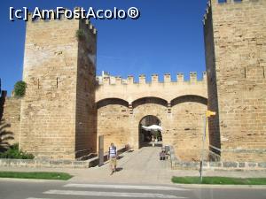 [P12] centrul vechi sau Old Town Alcudia cum i se mai spune... vizitat cu bicicletele » foto by Biancalavi
 - 
<span class="allrVoted glyphicon glyphicon-heart hidden" id="av936412"></span>
<a class="m-l-10 hidden" id="sv936412" onclick="voting_Foto_DelVot(,936412,23310)" role="button">șterge vot <span class="glyphicon glyphicon-remove"></span></a>
<a id="v9936412" class=" c-red"  onclick="voting_Foto_SetVot(936412)" role="button"><span class="glyphicon glyphicon-heart-empty"></span> <b>LIKE</b> = Votează poza</a> <img class="hidden"  id="f936412W9" src="/imagini/loader.gif" border="0" /><span class="AjErrMes hidden" id="e936412ErM"></span>