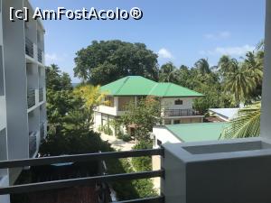 [P04] privelistea de pe balcon. Cladirea cu acoperis verde apartine de hotel si e Spa-ul » foto by atimespeed
 - 
<span class="allrVoted glyphicon glyphicon-heart hidden" id="av939748"></span>
<a class="m-l-10 hidden" id="sv939748" onclick="voting_Foto_DelVot(,939748,23352)" role="button">șterge vot <span class="glyphicon glyphicon-remove"></span></a>
<a id="v9939748" class=" c-red"  onclick="voting_Foto_SetVot(939748)" role="button"><span class="glyphicon glyphicon-heart-empty"></span> <b>LIKE</b> = Votează poza</a> <img class="hidden"  id="f939748W9" src="/imagini/loader.gif" border="0" /><span class="AjErrMes hidden" id="e939748ErM"></span>