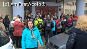 [P13] Dimineața de sâmbătă, pregătiți de turul cetății, în fața hotelului.  » foto by maryka
 - 
<span class="allrVoted glyphicon glyphicon-heart hidden" id="av951546"></span>
<a class="m-l-10 hidden" id="sv951546" onclick="voting_Foto_DelVot(,951546,23389)" role="button">șterge vot <span class="glyphicon glyphicon-remove"></span></a>
<a id="v9951546" class=" c-red"  onclick="voting_Foto_SetVot(951546)" role="button"><span class="glyphicon glyphicon-heart-empty"></span> <b>LIKE</b> = Votează poza</a> <img class="hidden"  id="f951546W9" src="/imagini/loader.gif" border="0" /><span class="AjErrMes hidden" id="e951546ErM"></span>