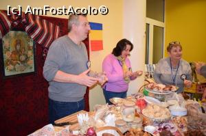 [P02] În toiul pregătirilor, la colțul Ardealului. <p> Poza de la Ioan Raită, Mulțumesc.  » foto by maryka <span class="label label-default labelC_thin small">NEVOTABILĂ</span>