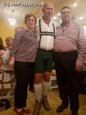 [P17] Radu Safta si soția acești descoperitori de pensiuni bune!  » foto by robert
 - 
<span class="allrVoted glyphicon glyphicon-heart hidden" id="av951053"></span>
<a class="m-l-10 hidden" id="sv951053" onclick="voting_Foto_DelVot(,951053,23389)" role="button">șterge vot <span class="glyphicon glyphicon-remove"></span></a>
<a id="v9951053" class=" c-red"  onclick="voting_Foto_SetVot(951053)" role="button"><span class="glyphicon glyphicon-heart-empty"></span> <b>LIKE</b> = Votează poza</a> <img class="hidden"  id="f951053W9" src="/imagini/loader.gif" border="0" /><span class="AjErrMes hidden" id="e951053ErM"></span>