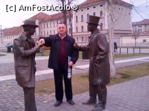 [P11] Alba-Iulia. De vorba cu doi vechi prieteni.  » foto by Floria
 - 
<span class="allrVoted glyphicon glyphicon-heart hidden" id="av953296"></span>
<a class="m-l-10 hidden" id="sv953296" onclick="voting_Foto_DelVot(,953296,23389)" role="button">șterge vot <span class="glyphicon glyphicon-remove"></span></a>
<a id="v9953296" class=" c-red"  onclick="voting_Foto_SetVot(953296)" role="button"><span class="glyphicon glyphicon-heart-empty"></span> <b>LIKE</b> = Votează poza</a> <img class="hidden"  id="f953296W9" src="/imagini/loader.gif" border="0" /><span class="AjErrMes hidden" id="e953296ErM"></span>
