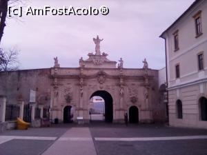 [P16] Alba-Iulia. Cetatea, pustie intr-o seara rece de martie.  » foto by Floria
 - 
<span class="allrVoted glyphicon glyphicon-heart hidden" id="av953301"></span>
<a class="m-l-10 hidden" id="sv953301" onclick="voting_Foto_DelVot(,953301,23389)" role="button">șterge vot <span class="glyphicon glyphicon-remove"></span></a>
<a id="v9953301" class=" c-red"  onclick="voting_Foto_SetVot(953301)" role="button"><span class="glyphicon glyphicon-heart-empty"></span> <b>LIKE</b> = Votează poza</a> <img class="hidden"  id="f953301W9" src="/imagini/loader.gif" border="0" /><span class="AjErrMes hidden" id="e953301ErM"></span>