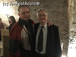 [P33] Normal ca a facut si sotul o poza cu Dl Necsulescu.  » foto by mishu
 - 
<span class="allrVoted glyphicon glyphicon-heart hidden" id="av953002"></span>
<a class="m-l-10 hidden" id="sv953002" onclick="voting_Foto_DelVot(,953002,23389)" role="button">șterge vot <span class="glyphicon glyphicon-remove"></span></a>
<a id="v9953002" class=" c-red"  onclick="voting_Foto_SetVot(953002)" role="button"><span class="glyphicon glyphicon-heart-empty"></span> <b>LIKE</b> = Votează poza</a> <img class="hidden"  id="f953002W9" src="/imagini/loader.gif" border="0" /><span class="AjErrMes hidden" id="e953002ErM"></span>