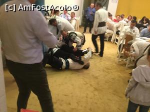 [P49] Atacatorul este pus la pamant » foto by mishu
 - 
<span class="allrVoted glyphicon glyphicon-heart hidden" id="av953018"></span>
<a class="m-l-10 hidden" id="sv953018" onclick="voting_Foto_DelVot(,953018,23389)" role="button">șterge vot <span class="glyphicon glyphicon-remove"></span></a>
<a id="v9953018" class=" c-red"  onclick="voting_Foto_SetVot(953018)" role="button"><span class="glyphicon glyphicon-heart-empty"></span> <b>LIKE</b> = Votează poza</a> <img class="hidden"  id="f953018W9" src="/imagini/loader.gif" border="0" /><span class="AjErrMes hidden" id="e953018ErM"></span>