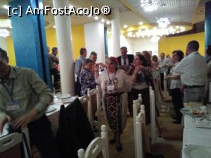 [P22] Se dansează și printre mese...  » foto by Carmen Ion
 - 
<span class="allrVoted glyphicon glyphicon-heart hidden" id="av950724"></span>
<a class="m-l-10 hidden" id="sv950724" onclick="voting_Foto_DelVot(,950724,23389)" role="button">șterge vot <span class="glyphicon glyphicon-remove"></span></a>
<a id="v9950724" class=" c-red"  onclick="voting_Foto_SetVot(950724)" role="button"><span class="glyphicon glyphicon-heart-empty"></span> <b>LIKE</b> = Votează poza</a> <img class="hidden"  id="f950724W9" src="/imagini/loader.gif" border="0" /><span class="AjErrMes hidden" id="e950724ErM"></span>