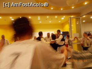 [P04] Extracrisina, Ioana74 și Vasile S cu jumătățile lor.  » foto by elviramvio
 - 
<span class="allrVoted glyphicon glyphicon-heart hidden" id="av950814"></span>
<a class="m-l-10 hidden" id="sv950814" onclick="voting_Foto_DelVot(,950814,23389)" role="button">șterge vot <span class="glyphicon glyphicon-remove"></span></a>
<a id="v9950814" class=" c-red"  onclick="voting_Foto_SetVot(950814)" role="button"><span class="glyphicon glyphicon-heart-empty"></span> <b>LIKE</b> = Votează poza</a> <img class="hidden"  id="f950814W9" src="/imagini/loader.gif" border="0" /><span class="AjErrMes hidden" id="e950814ErM"></span>