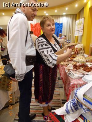 [P15] Extracrisina și soțul.  » foto by elviramvio
 - 
<span class="allrVoted glyphicon glyphicon-heart hidden" id="av951220"></span>
<a class="m-l-10 hidden" id="sv951220" onclick="voting_Foto_DelVot(,951220,23389)" role="button">șterge vot <span class="glyphicon glyphicon-remove"></span></a>
<a id="v9951220" class=" c-red"  onclick="voting_Foto_SetVot(951220)" role="button"><span class="glyphicon glyphicon-heart-empty"></span> <b>LIKE</b> = Votează poza</a> <img class="hidden"  id="f951220W9" src="/imagini/loader.gif" border="0" /><span class="AjErrMes hidden" id="e951220ErM"></span>