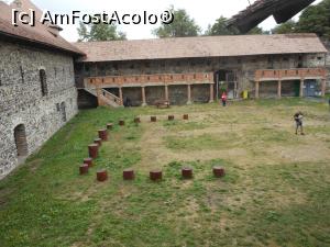 [P13] Castelul S&uuml;k&ouml;sd-Bethlen - Curtea interioară văzută de la primul nivel. » foto by iulianic
 - 
<span class="allrVoted glyphicon glyphicon-heart hidden" id="av1317597"></span>
<a class="m-l-10 hidden" id="sv1317597" onclick="voting_Foto_DelVot(,1317597,23427)" role="button">șterge vot <span class="glyphicon glyphicon-remove"></span></a>
<a id="v91317597" class=" c-red"  onclick="voting_Foto_SetVot(1317597)" role="button"><span class="glyphicon glyphicon-heart-empty"></span> <b>LIKE</b> = Votează poza</a> <img class="hidden"  id="f1317597W9" src="/imagini/loader.gif" border="0" /><span class="AjErrMes hidden" id="e1317597ErM"></span>