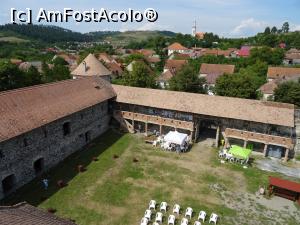 [P14] Castelul S&uuml;k&ouml;sd-Bethlen - curtea văzută din turlă. » foto by tata123 🔱
 - 
<span class="allrVoted glyphicon glyphicon-heart hidden" id="av1258682"></span>
<a class="m-l-10 hidden" id="sv1258682" onclick="voting_Foto_DelVot(,1258682,23427)" role="button">șterge vot <span class="glyphicon glyphicon-remove"></span></a>
<a id="v91258682" class=" c-red"  onclick="voting_Foto_SetVot(1258682)" role="button"><span class="glyphicon glyphicon-heart-empty"></span> <b>LIKE</b> = Votează poza</a> <img class="hidden"  id="f1258682W9" src="/imagini/loader.gif" border="0" /><span class="AjErrMes hidden" id="e1258682ErM"></span>