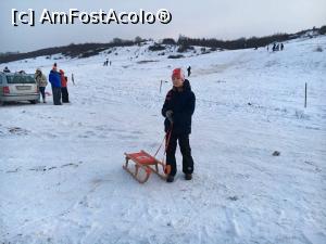 [P01] Cu sania in parcarea improvizata » foto by Marcumandru
 - 
<span class="allrVoted glyphicon glyphicon-heart hidden" id="av949887"></span>
<a class="m-l-10 hidden" id="sv949887" onclick="voting_Foto_DelVot(,949887,23438)" role="button">șterge vot <span class="glyphicon glyphicon-remove"></span></a>
<a id="v9949887" class=" c-red"  onclick="voting_Foto_SetVot(949887)" role="button"><span class="glyphicon glyphicon-heart-empty"></span> <b>LIKE</b> = Votează poza</a> <img class="hidden"  id="f949887W9" src="/imagini/loader.gif" border="0" /><span class="AjErrMes hidden" id="e949887ErM"></span>