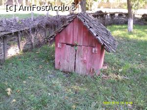 [P64] 64. Nu lipsește nici cotețul câinelui. » foto by msnd
 - 
<span class="allrVoted glyphicon glyphicon-heart hidden" id="av1508962"></span>
<a class="m-l-10 hidden" id="sv1508962" onclick="voting_Foto_DelVot(,1508962,23475)" role="button">șterge vot <span class="glyphicon glyphicon-remove"></span></a>
<a id="v91508962" class=" c-red"  onclick="voting_Foto_SetVot(1508962)" role="button"><span class="glyphicon glyphicon-heart-empty"></span> <b>LIKE</b> = Votează poza</a> <img class="hidden"  id="f1508962W9" src="/imagini/loader.gif" border="0" /><span class="AjErrMes hidden" id="e1508962ErM"></span>