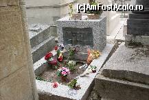 [P19] Mormântul lui Jim Morrison, cel mai căutat din cimitir » foto by Ovidiu istorie
 - 
<span class="allrVoted glyphicon glyphicon-heart hidden" id="av320440"></span>
<a class="m-l-10 hidden" id="sv320440" onclick="voting_Foto_DelVot(,320440,23478)" role="button">șterge vot <span class="glyphicon glyphicon-remove"></span></a>
<a id="v9320440" class=" c-red"  onclick="voting_Foto_SetVot(320440)" role="button"><span class="glyphicon glyphicon-heart-empty"></span> <b>LIKE</b> = Votează poza</a> <img class="hidden"  id="f320440W9" src="/imagini/loader.gif" border="0" /><span class="AjErrMes hidden" id="e320440ErM"></span>