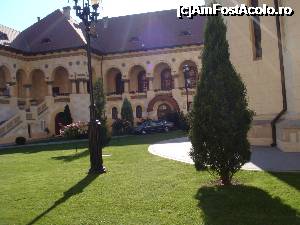 [P09] Catedrala Incoronarii Alba Iulia- pavilioanele care inconjiara catedrala, arcade si capiteluri corintice si brancovenesti » foto by luciaoradea
 - 
<span class="allrVoted glyphicon glyphicon-heart hidden" id="av695725"></span>
<a class="m-l-10 hidden" id="sv695725" onclick="voting_Foto_DelVot(,695725,23574)" role="button">șterge vot <span class="glyphicon glyphicon-remove"></span></a>
<a id="v9695725" class=" c-red"  onclick="voting_Foto_SetVot(695725)" role="button"><span class="glyphicon glyphicon-heart-empty"></span> <b>LIKE</b> = Votează poza</a> <img class="hidden"  id="f695725W9" src="/imagini/loader.gif" border="0" /><span class="AjErrMes hidden" id="e695725ErM"></span>
