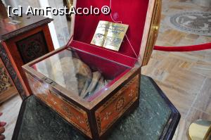 [P14] moastele unor sfinti din interiorul bisericii » foto by alunelu69
 - 
<span class="allrVoted glyphicon glyphicon-heart hidden" id="av958199"></span>
<a class="m-l-10 hidden" id="sv958199" onclick="voting_Foto_DelVot(,958199,23631)" role="button">șterge vot <span class="glyphicon glyphicon-remove"></span></a>
<a id="v9958199" class=" c-red"  onclick="voting_Foto_SetVot(958199)" role="button"><span class="glyphicon glyphicon-heart-empty"></span> <b>LIKE</b> = Votează poza</a> <img class="hidden"  id="f958199W9" src="/imagini/loader.gif" border="0" /><span class="AjErrMes hidden" id="e958199ErM"></span>