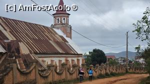 [P01] in orașul Ambositra » foto by robert
 - 
<span class="allrVoted glyphicon glyphicon-heart hidden" id="av1500082"></span>
<a class="m-l-10 hidden" id="sv1500082" onclick="voting_Foto_DelVot(,1500082,23651)" role="button">șterge vot <span class="glyphicon glyphicon-remove"></span></a>
<a id="v91500082" class=" c-red"  onclick="voting_Foto_SetVot(1500082)" role="button"><span class="glyphicon glyphicon-heart-empty"></span> <b>LIKE</b> = Votează poza</a> <img class="hidden"  id="f1500082W9" src="/imagini/loader.gif" border="0" /><span class="AjErrMes hidden" id="e1500082ErM"></span>