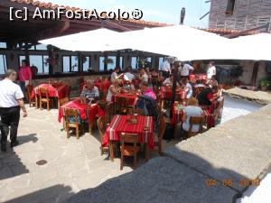 [P04] Sozopol - Restaurant 'Moara de vânt'. Oaspeții localului.  » foto by iulianic
 - 
<span class="allrVoted glyphicon glyphicon-heart hidden" id="av976158"></span>
<a class="m-l-10 hidden" id="sv976158" onclick="voting_Foto_DelVot(,976158,23791)" role="button">șterge vot <span class="glyphicon glyphicon-remove"></span></a>
<a id="v9976158" class=" c-red"  onclick="voting_Foto_SetVot(976158)" role="button"><span class="glyphicon glyphicon-heart-empty"></span> <b>LIKE</b> = Votează poza</a> <img class="hidden"  id="f976158W9" src="/imagini/loader.gif" border="0" /><span class="AjErrMes hidden" id="e976158ErM"></span>