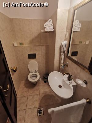 [P12] Interiorul baii » foto by ultrasro
 - 
<span class="allrVoted glyphicon glyphicon-heart hidden" id="av1294482"></span>
<a class="m-l-10 hidden" id="sv1294482" onclick="voting_Foto_DelVot(,1294482,23815)" role="button">șterge vot <span class="glyphicon glyphicon-remove"></span></a>
<a id="v91294482" class=" c-red"  onclick="voting_Foto_SetVot(1294482)" role="button"><span class="glyphicon glyphicon-heart-empty"></span> <b>LIKE</b> = Votează poza</a> <img class="hidden"  id="f1294482W9" src="/imagini/loader.gif" border="0" /><span class="AjErrMes hidden" id="e1294482ErM"></span>