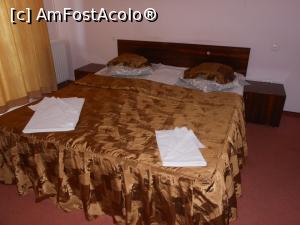 [P22] Valea Călugărească - Pensiunea Feteasca Neagră. În camera 2.  » foto by iulianic
 - 
<span class="allrVoted glyphicon glyphicon-heart hidden" id="av981563"></span>
<a class="m-l-10 hidden" id="sv981563" onclick="voting_Foto_DelVot(,981563,23913)" role="button">șterge vot <span class="glyphicon glyphicon-remove"></span></a>
<a id="v9981563" class=" c-red"  onclick="voting_Foto_SetVot(981563)" role="button"><span class="glyphicon glyphicon-heart-empty"></span> <b>LIKE</b> = Votează poza</a> <img class="hidden"  id="f981563W9" src="/imagini/loader.gif" border="0" /><span class="AjErrMes hidden" id="e981563ErM"></span>