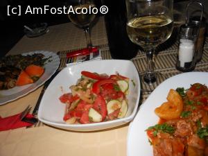 [P38] Valea Călugărească - Pensiunea Feteasca Neagră. Salata de sezon.  » foto by iulianic
 - 
<span class="allrVoted glyphicon glyphicon-heart hidden" id="av981580"></span>
<a class="m-l-10 hidden" id="sv981580" onclick="voting_Foto_DelVot(,981580,23913)" role="button">șterge vot <span class="glyphicon glyphicon-remove"></span></a>
<a id="v9981580" class=" c-red"  onclick="voting_Foto_SetVot(981580)" role="button"><span class="glyphicon glyphicon-heart-empty"></span> <b>LIKE</b> = Votează poza</a> <img class="hidden"  id="f981580W9" src="/imagini/loader.gif" border="0" /><span class="AjErrMes hidden" id="e981580ErM"></span>