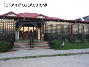 [P06] Valea Călugărească - Pensiunea Feteasca Neagră. Intrarea din lateral.  » foto by iulianic
 - 
<span class="allrVoted glyphicon glyphicon-heart hidden" id="av981547"></span>
<a class="m-l-10 hidden" id="sv981547" onclick="voting_Foto_DelVot(,981547,23913)" role="button">șterge vot <span class="glyphicon glyphicon-remove"></span></a>
<a id="v9981547" class=" c-red"  onclick="voting_Foto_SetVot(981547)" role="button"><span class="glyphicon glyphicon-heart-empty"></span> <b>LIKE</b> = Votează poza</a> <img class="hidden"  id="f981547W9" src="/imagini/loader.gif" border="0" /><span class="AjErrMes hidden" id="e981547ErM"></span>