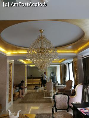 [P04] O parte din lobby. Spațios și cu un design plăcut!  » foto by M'Liviu
 - 
<span class="allrVoted glyphicon glyphicon-heart hidden" id="av981927"></span>
<a class="m-l-10 hidden" id="sv981927" onclick="voting_Foto_DelVot(,981927,23920)" role="button">șterge vot <span class="glyphicon glyphicon-remove"></span></a>
<a id="v9981927" class=" c-red"  onclick="voting_Foto_SetVot(981927)" role="button"><span class="glyphicon glyphicon-heart-empty"></span> <b>LIKE</b> = Votează poza</a> <img class="hidden"  id="f981927W9" src="/imagini/loader.gif" border="0" /><span class="AjErrMes hidden" id="e981927ErM"></span>