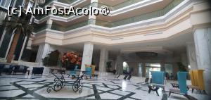 [P20] Detaliu hol hotel » foto by olteanul2010
 - 
<span class="allrVoted glyphicon glyphicon-heart hidden" id="av1502611"></span>
<a class="m-l-10 hidden" id="sv1502611" onclick="voting_Foto_DelVot(,1502611,23960)" role="button">șterge vot <span class="glyphicon glyphicon-remove"></span></a>
<a id="v91502611" class=" c-red"  onclick="voting_Foto_SetVot(1502611)" role="button"><span class="glyphicon glyphicon-heart-empty"></span> <b>LIKE</b> = Votează poza</a> <img class="hidden"  id="f1502611W9" src="/imagini/loader.gif" border="0" /><span class="AjErrMes hidden" id="e1502611ErM"></span>