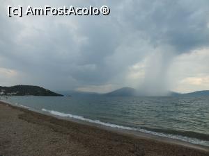 [P08] Plaja din fața hotelului, înainte de ploaia care se vede pe mare.  » foto by dognean
 - 
<span class="allrVoted glyphicon glyphicon-heart hidden" id="av991968"></span>
<a class="m-l-10 hidden" id="sv991968" onclick="voting_Foto_DelVot(,991968,24068)" role="button">șterge vot <span class="glyphicon glyphicon-remove"></span></a>
<a id="v9991968" class=" c-red"  onclick="voting_Foto_SetVot(991968)" role="button"><span class="glyphicon glyphicon-heart-empty"></span> <b>LIKE</b> = Votează poza</a> <img class="hidden"  id="f991968W9" src="/imagini/loader.gif" border="0" /><span class="AjErrMes hidden" id="e991968ErM"></span>