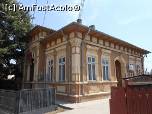 [P22] Fetești - Oficiu poștal.  » foto by iulianic
 - 
<span class="allrVoted glyphicon glyphicon-heart hidden" id="av1001326"></span>
<a class="m-l-10 hidden" id="sv1001326" onclick="voting_Foto_DelVot(,1001326,24182)" role="button">șterge vot <span class="glyphicon glyphicon-remove"></span></a>
<a id="v91001326" class=" c-red"  onclick="voting_Foto_SetVot(1001326)" role="button"><span class="glyphicon glyphicon-heart-empty"></span> <b>LIKE</b> = Votează poza</a> <img class="hidden"  id="f1001326W9" src="/imagini/loader.gif" border="0" /><span class="AjErrMes hidden" id="e1001326ErM"></span>