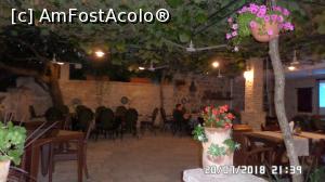 [P02] Konoba Babilon, Dobrota, Kotor, Muntenegru. Terasa din curtea restaurantului.  » foto by ungureanica
 - 
<span class="allrVoted glyphicon glyphicon-heart hidden" id="av1002512"></span>
<a class="m-l-10 hidden" id="sv1002512" onclick="voting_Foto_DelVot(,1002512,24206)" role="button">șterge vot <span class="glyphicon glyphicon-remove"></span></a>
<a id="v91002512" class=" c-red"  onclick="voting_Foto_SetVot(1002512)" role="button"><span class="glyphicon glyphicon-heart-empty"></span> <b>LIKE</b> = Votează poza</a> <img class="hidden"  id="f1002512W9" src="/imagini/loader.gif" border="0" /><span class="AjErrMes hidden" id="e1002512ErM"></span>