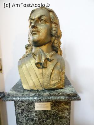 [P17] Bust Dimitrie Cantemir. » foto by tata123 🔱
 - 
<span class="allrVoted glyphicon glyphicon-heart hidden" id="av1279261"></span>
<a class="m-l-10 hidden" id="sv1279261" onclick="voting_Foto_DelVot(,1279261,24258)" role="button">șterge vot <span class="glyphicon glyphicon-remove"></span></a>
<a id="v91279261" class=" c-red"  onclick="voting_Foto_SetVot(1279261)" role="button"><span class="glyphicon glyphicon-heart-empty"></span> <b>LIKE</b> = Votează poza</a> <img class="hidden"  id="f1279261W9" src="/imagini/loader.gif" border="0" /><span class="AjErrMes hidden" id="e1279261ErM"></span>