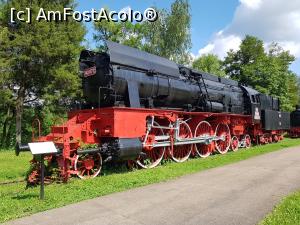 [P13] Locomotiva cu seria 142.072 are dimensiuni la fel de generoase ca alte surate din jur. » foto by Floryn81
 - 
<span class="allrVoted glyphicon glyphicon-heart hidden" id="av1193195"></span>
<a class="m-l-10 hidden" id="sv1193195" onclick="voting_Foto_DelVot(,1193195,24297)" role="button">șterge vot <span class="glyphicon glyphicon-remove"></span></a>
<a id="v91193195" class=" c-red"  onclick="voting_Foto_SetVot(1193195)" role="button"><span class="glyphicon glyphicon-heart-empty"></span> <b>LIKE</b> = Votează poza</a> <img class="hidden"  id="f1193195W9" src="/imagini/loader.gif" border="0" /><span class="AjErrMes hidden" id="e1193195ErM"></span>
