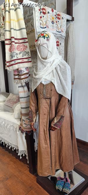 [P15] Costum de femeie. » foto by tata123 🔱
 - 
<span class="allrVoted glyphicon glyphicon-heart hidden" id="av1497591"></span>
<a class="m-l-10 hidden" id="sv1497591" onclick="voting_Foto_DelVot(,1497591,24302)" role="button">șterge vot <span class="glyphicon glyphicon-remove"></span></a>
<a id="v91497591" class=" c-red"  onclick="voting_Foto_SetVot(1497591)" role="button"><span class="glyphicon glyphicon-heart-empty"></span> <b>LIKE</b> = Votează poza</a> <img class="hidden"  id="f1497591W9" src="/imagini/loader.gif" border="0" /><span class="AjErrMes hidden" id="e1497591ErM"></span>