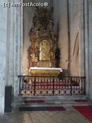 [P20] Altar într-una din navele laterale - Biserica Romano-Catolică „Sf. Mihail”, Cluj.  » foto by tata123 🔱
 - 
<span class="allrVoted glyphicon glyphicon-heart hidden" id="av1029571"></span>
<a class="m-l-10 hidden" id="sv1029571" onclick="voting_Foto_DelVot(,1029571,24360)" role="button">șterge vot <span class="glyphicon glyphicon-remove"></span></a>
<a id="v91029571" class=" c-red"  onclick="voting_Foto_SetVot(1029571)" role="button"><span class="glyphicon glyphicon-heart-empty"></span> <b>LIKE</b> = Votează poza</a> <img class="hidden"  id="f1029571W9" src="/imagini/loader.gif" border="0" /><span class="AjErrMes hidden" id="e1029571ErM"></span>