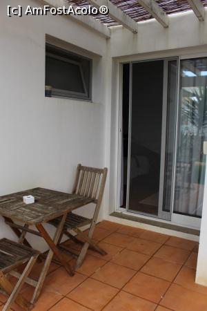 [P20] Insula Sao Miguel, Ponta Delgada, Casa da Ilha, Terasa semiacoperită transformată de ploaie în spălătorie-uscătorie » foto by mprofeanu
 - 
<span class="allrVoted glyphicon glyphicon-heart hidden" id="av1012156"></span>
<a class="m-l-10 hidden" id="sv1012156" onclick="voting_Foto_DelVot(,1012156,24361)" role="button">șterge vot <span class="glyphicon glyphicon-remove"></span></a>
<a id="v91012156" class=" c-red"  onclick="voting_Foto_SetVot(1012156)" role="button"><span class="glyphicon glyphicon-heart-empty"></span> <b>LIKE</b> = Votează poza</a> <img class="hidden"  id="f1012156W9" src="/imagini/loader.gif" border="0" /><span class="AjErrMes hidden" id="e1012156ErM"></span>