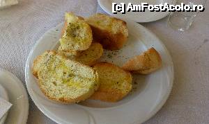 [P11] Terasa Mango, Kalogria Beach - farfuria cu pâine cu ulei de măsline și oregano.  » foto by bogumil
 - 
<span class="allrVoted glyphicon glyphicon-heart hidden" id="av633173"></span>
<a class="m-l-10 hidden" id="sv633173" onclick="voting_Foto_DelVot(,633173,24483)" role="button">șterge vot <span class="glyphicon glyphicon-remove"></span></a>
<a id="v9633173" class=" c-red"  onclick="voting_Foto_SetVot(633173)" role="button"><span class="glyphicon glyphicon-heart-empty"></span> <b>LIKE</b> = Votează poza</a> <img class="hidden"  id="f633173W9" src="/imagini/loader.gif" border="0" /><span class="AjErrMes hidden" id="e633173ErM"></span>