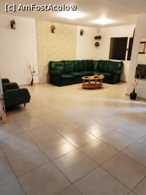 [P16] zona de lobby. Canapele de piele foarte nimerit! =))  » foto by robert
 - 
<span class="allrVoted glyphicon glyphicon-heart hidden" id="av1024985"></span>
<a class="m-l-10 hidden" id="sv1024985" onclick="voting_Foto_DelVot(,1024985,24516)" role="button">șterge vot <span class="glyphicon glyphicon-remove"></span></a>
<a id="v91024985" class=" c-red"  onclick="voting_Foto_SetVot(1024985)" role="button"><span class="glyphicon glyphicon-heart-empty"></span> <b>LIKE</b> = Votează poza</a> <img class="hidden"  id="f1024985W9" src="/imagini/loader.gif" border="0" /><span class="AjErrMes hidden" id="e1024985ErM"></span>