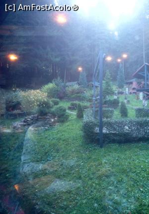 [P23] Priveliște dinspre restaurant spre curtea unde te puteai relaxa.  » foto by meehi
 - 
<span class="allrVoted glyphicon glyphicon-heart hidden" id="av1027350"></span>
<a class="m-l-10 hidden" id="sv1027350" onclick="voting_Foto_DelVot(,1027350,24536)" role="button">șterge vot <span class="glyphicon glyphicon-remove"></span></a>
<a id="v91027350" class=" c-red"  onclick="voting_Foto_SetVot(1027350)" role="button"><span class="glyphicon glyphicon-heart-empty"></span> <b>LIKE</b> = Votează poza</a> <img class="hidden"  id="f1027350W9" src="/imagini/loader.gif" border="0" /><span class="AjErrMes hidden" id="e1027350ErM"></span>