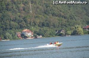 [P17] În viteza şalupei » foto by Michi
 - 
<span class="allrVoted glyphicon glyphicon-heart hidden" id="av670478"></span>
<a class="m-l-10 hidden" id="sv670478" onclick="voting_Foto_DelVot(,670478,24544)" role="button">șterge vot <span class="glyphicon glyphicon-remove"></span></a>
<a id="v9670478" class=" c-red"  onclick="voting_Foto_SetVot(670478)" role="button"><span class="glyphicon glyphicon-heart-empty"></span> <b>LIKE</b> = Votează poza</a> <img class="hidden"  id="f670478W9" src="/imagini/loader.gif" border="0" /><span class="AjErrMes hidden" id="e670478ErM"></span>