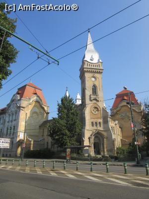 [P01] Biserica piaristă şi liceul văzute din parcul Central » foto by Michi
 - 
<span class="allrVoted glyphicon glyphicon-heart hidden" id="av1029074"></span>
<a class="m-l-10 hidden" id="sv1029074" onclick="voting_Foto_DelVot(,1029074,24564)" role="button">șterge vot <span class="glyphicon glyphicon-remove"></span></a>
<a id="v91029074" class=" c-red"  onclick="voting_Foto_SetVot(1029074)" role="button"><span class="glyphicon glyphicon-heart-empty"></span> <b>LIKE</b> = Votează poza</a> <img class="hidden"  id="f1029074W9" src="/imagini/loader.gif" border="0" /><span class="AjErrMes hidden" id="e1029074ErM"></span>
