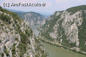 [P12] Parcul Natural Porțile de Fier, Ciucaru Mic &icirc;n centru, Cazanele Mari și Muntele Mali Strbac (Serbia) văzute de la al doilea Punct de belvedere, poză mărită... » foto by mprofeanu
 - 
<span class="allrVoted glyphicon glyphicon-heart hidden" id="av1191444"></span>
<a class="m-l-10 hidden" id="sv1191444" onclick="voting_Foto_DelVot(,1191444,24578)" role="button">șterge vot <span class="glyphicon glyphicon-remove"></span></a>
<a id="v91191444" class=" c-red"  onclick="voting_Foto_SetVot(1191444)" role="button"><span class="glyphicon glyphicon-heart-empty"></span> <b>LIKE</b> = Votează poza</a> <img class="hidden"  id="f1191444W9" src="/imagini/loader.gif" border="0" /><span class="AjErrMes hidden" id="e1191444ErM"></span>