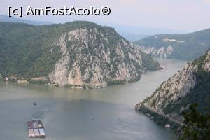 [P19] Parcul Natural Porțile de Fier, Cazanele Mici, Ciucaru Mic și Muntele Mali Strbac (Serbia) văzute de la Punctul de belvedere Dubova de pe Ciucaru Mare, &icirc;n medalion Mănăstirea Macronia » foto by mprofeanu
 - 
<span class="allrVoted glyphicon glyphicon-heart hidden" id="av1191451"></span>
<a class="m-l-10 hidden" id="sv1191451" onclick="voting_Foto_DelVot(,1191451,24578)" role="button">șterge vot <span class="glyphicon glyphicon-remove"></span></a>
<a id="v91191451" class=" c-red"  onclick="voting_Foto_SetVot(1191451)" role="button"><span class="glyphicon glyphicon-heart-empty"></span> <b>LIKE</b> = Votează poza</a> <img class="hidden"  id="f1191451W9" src="/imagini/loader.gif" border="0" /><span class="AjErrMes hidden" id="e1191451ErM"></span>