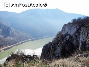 [P11] circuit Vf. Ciucărul Mare<p> Dunarea la Cazanele Mari » foto by Dana2008
 - 
<span class="allrVoted glyphicon glyphicon-heart hidden" id="av1060245"></span>
<a class="m-l-10 hidden" id="sv1060245" onclick="voting_Foto_DelVot(,1060245,24578)" role="button">șterge vot <span class="glyphicon glyphicon-remove"></span></a>
<a id="v91060245" class=" c-red"  onclick="voting_Foto_SetVot(1060245)" role="button"><span class="glyphicon glyphicon-heart-empty"></span> <b>LIKE</b> = Votează poza</a> <img class="hidden"  id="f1060245W9" src="/imagini/loader.gif" border="0" /><span class="AjErrMes hidden" id="e1060245ErM"></span>