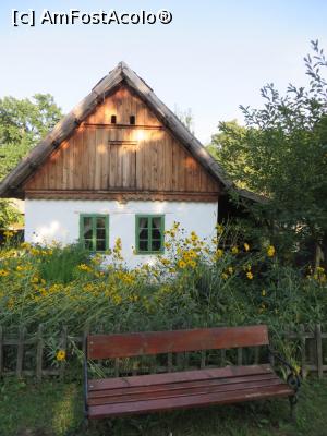 [P12] Decor floral în Muzeul Satului Bănățean.  » foto by tata123 🔱
 - 
<span class="allrVoted glyphicon glyphicon-heart hidden" id="av812804"></span>
<a class="m-l-10 hidden" id="sv812804" onclick="voting_Foto_DelVot(,812804,24580)" role="button">șterge vot <span class="glyphicon glyphicon-remove"></span></a>
<a id="v9812804" class=" c-red"  onclick="voting_Foto_SetVot(812804)" role="button"><span class="glyphicon glyphicon-heart-empty"></span> <b>LIKE</b> = Votează poza</a> <img class="hidden"  id="f812804W9" src="/imagini/loader.gif" border="0" /><span class="AjErrMes hidden" id="e812804ErM"></span>