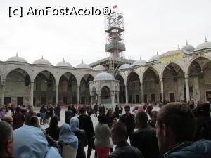 [P09] Curtea interioară la Moscheea Albastră » foto by cris1971
 - 
<span class="allrVoted glyphicon glyphicon-heart hidden" id="av1031363"></span>
<a class="m-l-10 hidden" id="sv1031363" onclick="voting_Foto_DelVot(,1031363,24591)" role="button">șterge vot <span class="glyphicon glyphicon-remove"></span></a>
<a id="v91031363" class=" c-red"  onclick="voting_Foto_SetVot(1031363)" role="button"><span class="glyphicon glyphicon-heart-empty"></span> <b>LIKE</b> = Votează poza</a> <img class="hidden"  id="f1031363W9" src="/imagini/loader.gif" border="0" /><span class="AjErrMes hidden" id="e1031363ErM"></span>