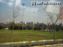 [P03] Cetatea celor 7 Turnuri (Yedikule), vazuta in stanga, venind cu autobuzul de la Aeroportul Ataturk. Cetatea a fost construita de turci, dar incorporeaza zidurile lui Teodosie si Poarta Aurea, un vechi arc triumfal, prin care Basileii isi faceau intrarea triumfala in Constantinopole. » foto by TraianS
 - 
<span class="allrVoted glyphicon glyphicon-heart hidden" id="av329108"></span>
<a class="m-l-10 hidden" id="sv329108" onclick="voting_Foto_DelVot(,329108,24606)" role="button">șterge vot <span class="glyphicon glyphicon-remove"></span></a>
<a id="v9329108" class=" c-red"  onclick="voting_Foto_SetVot(329108)" role="button"><span class="glyphicon glyphicon-heart-empty"></span> <b>LIKE</b> = Votează poza</a> <img class="hidden"  id="f329108W9" src="/imagini/loader.gif" border="0" /><span class="AjErrMes hidden" id="e329108ErM"></span>